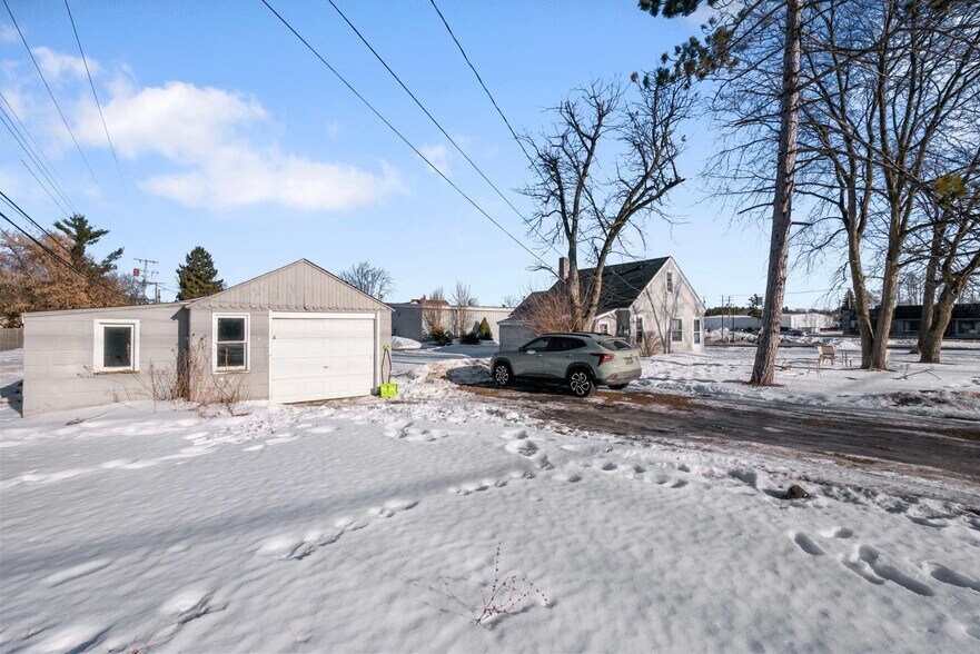 More Photos Of 690 S Lapeer Rd, Oxford Warehouse For Sale