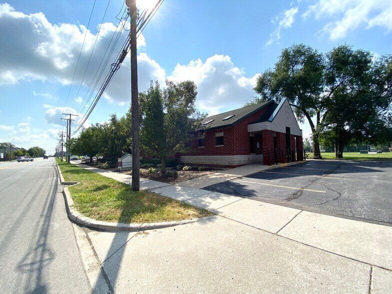 More Photos Of 808 Lincolnway, Valparaiso Healthcare For Lease