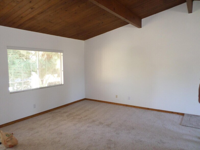 More Photos Of 412 Corona Del Mar, Santa Barbara Apartments For Sale