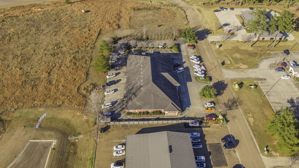 More Photos Of 1395 Johnny Johnson Dr, Brookhaven Office For Sale