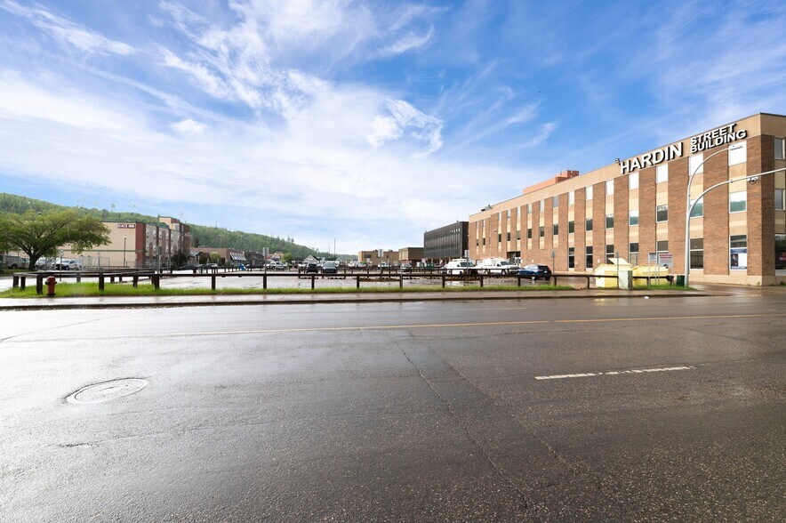 More Photos Of 9816 Hardin St, Fort McMurray Office For Lease