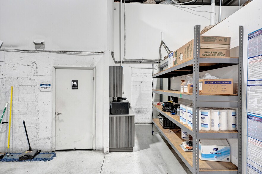 More Photos Of 1630 NW 108th Ave, Miami Warehouse For Sale