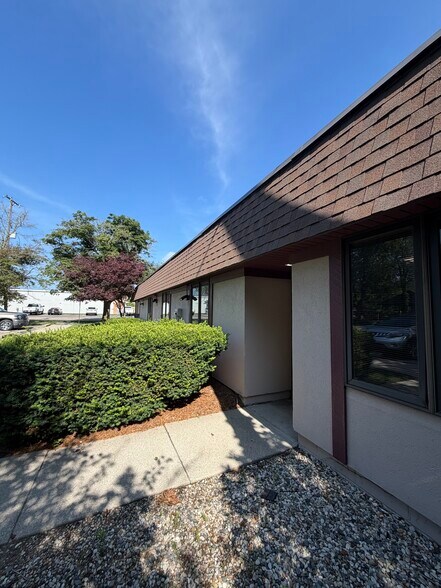 More Photos Of 1516 Trimble Ave, Kalamazoo Office For Sale