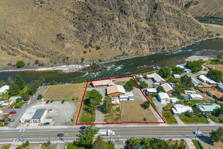 More Photos Of 420-422 Main Street St, Riggins Specialty For Sale