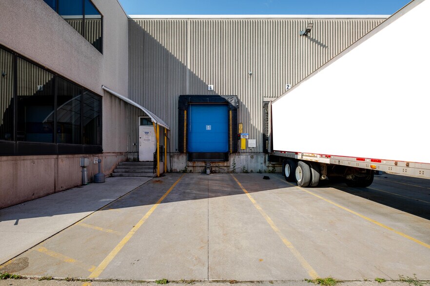 More Photos Of 2001-2045 Drew Rd, Mississauga Warehouse For Lease