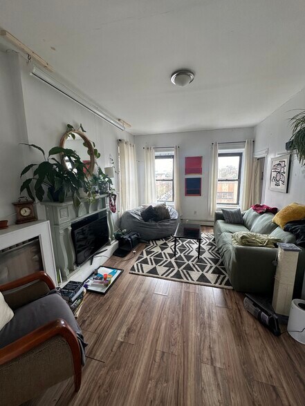 More Photos Of 86 4th Ave, Brooklyn Storefront Retail Residential For Sale