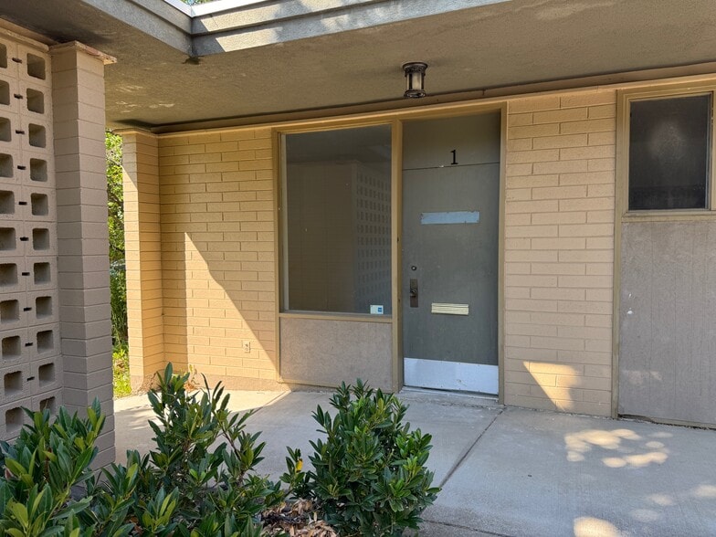 More Photos Of 167 E 200 N, Logan Medical For Lease