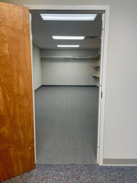 More Photos Of 4010 North Bend Rd, Cincinnati Medical For Lease
