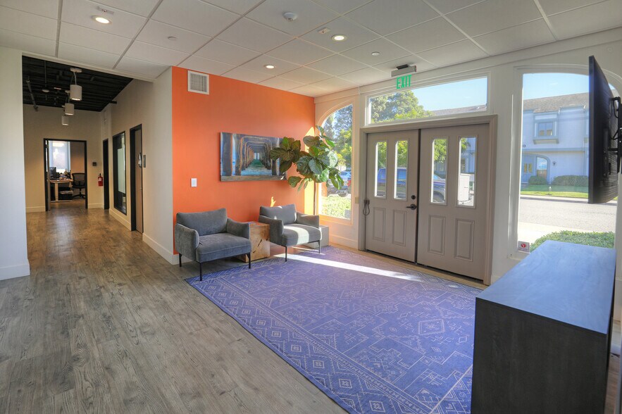 More Photos Of 1135 Eugenia Pl, Carpinteria Office For Sale