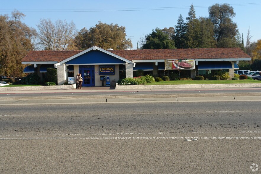 More Photos Of 900 S Mooney Blvd, Visalia Restaurant For Sale