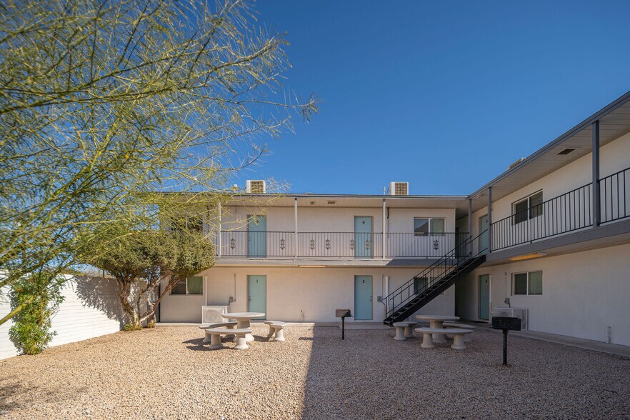 More Photos Of 5623 W Myrtle Ave, Glendale Apartments For Sale