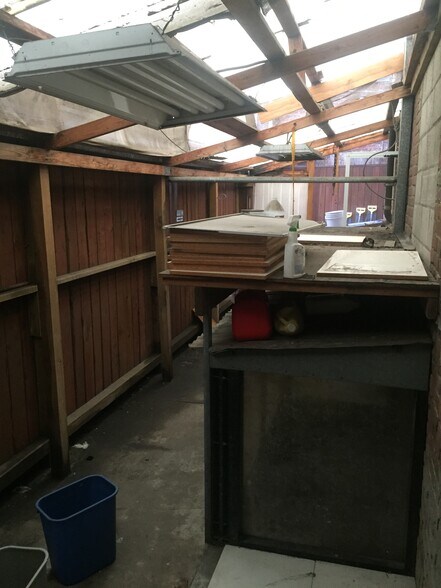 More Photos Of 531-537 8th St, Oakland Storefront Retail Residential For Lease