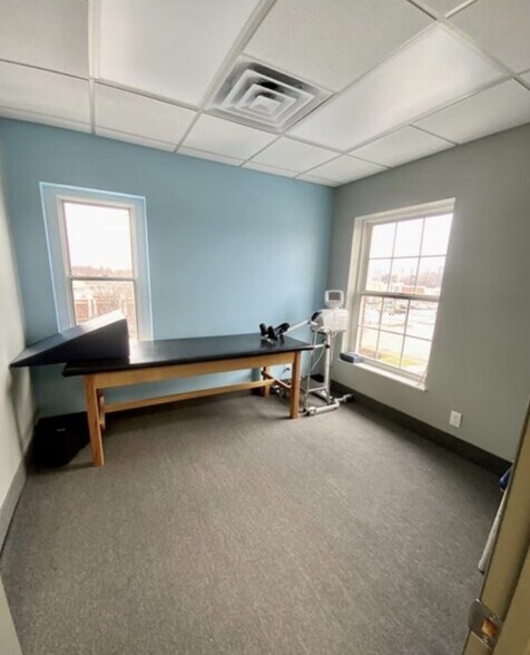 More Photos Of 1438 Som Center Rd, Cleveland Medical For Lease