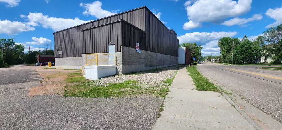 More Photos Of 80 Oliver St, Wisconsin Rapids Manufacturing For Lease