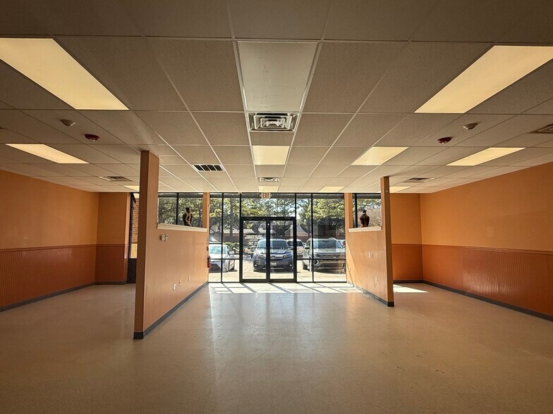 More Photos Of 23020 Highland Knolls, Katy Storefront For Lease