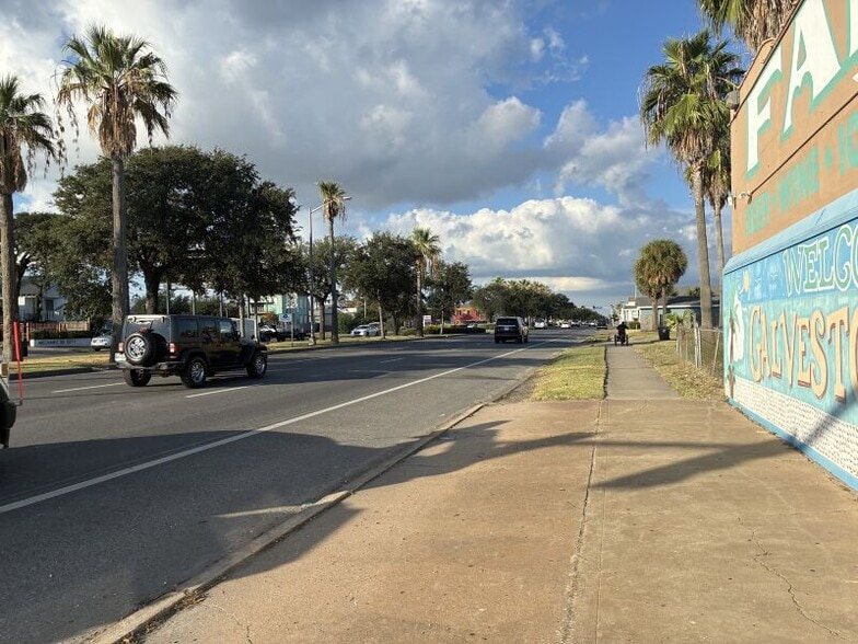 More Photos Of 4302 Broadway St, Galveston General Retail For Sale
