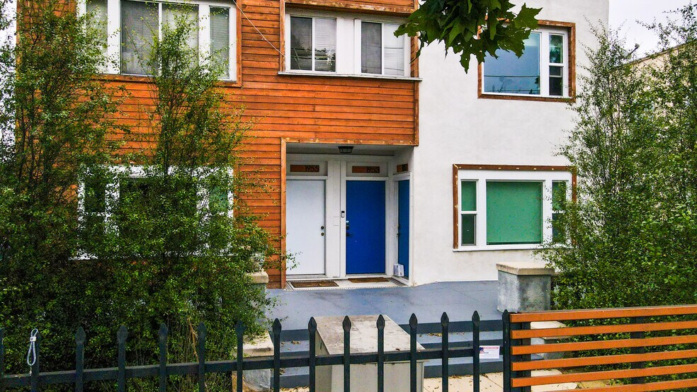 More Photos Of 3994 S Wilton Pl, Los Angeles Apartments For Sale