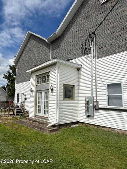 More Photos Of 222 Lincoln St, Dupont Apartments For Sale