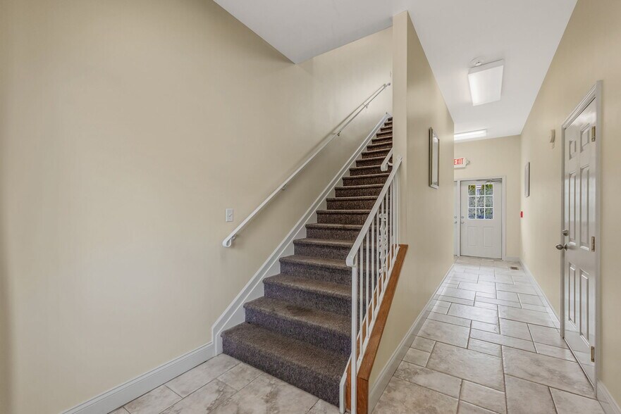 More Photos Of 1360 Montauk Hwy, Mastic Office For Lease