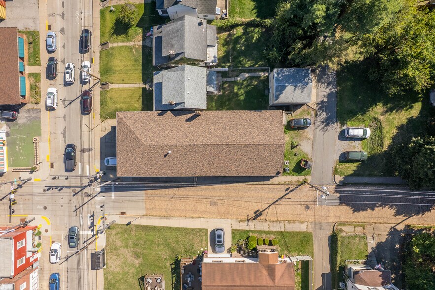 More Photos Of 700 5th Ave, Coraopolis Showroom For Sale