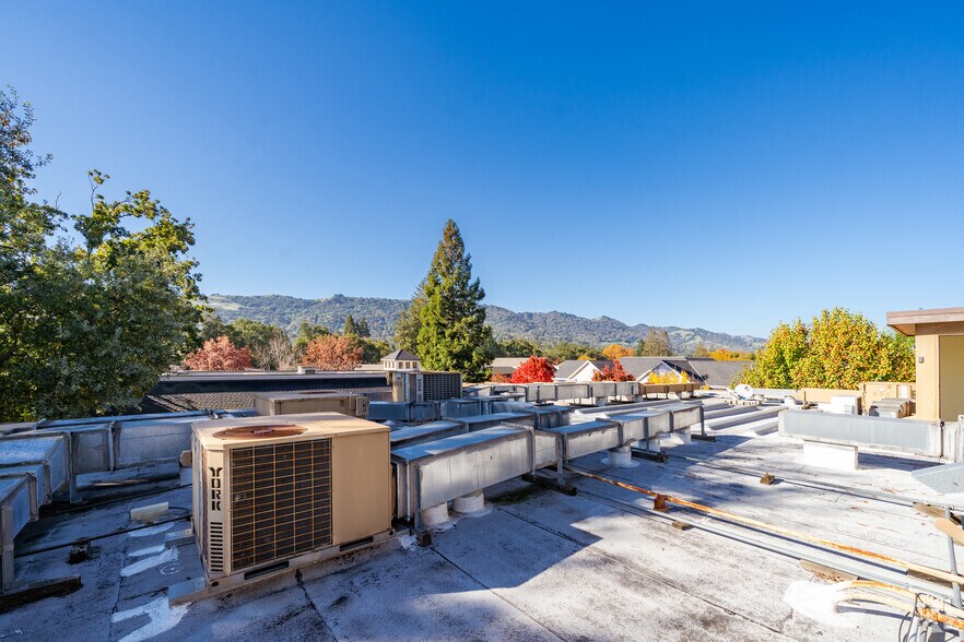 More Photos Of 675 Hartz Ave, Danville Office For Sale