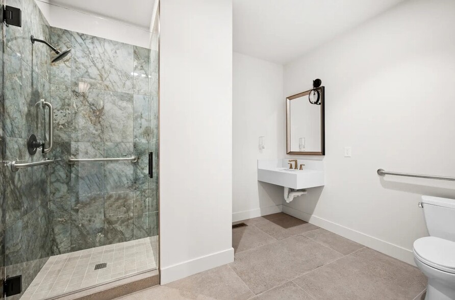 More Photos Of 4518 Forestdale Dr, Park City Office Residential For Lease