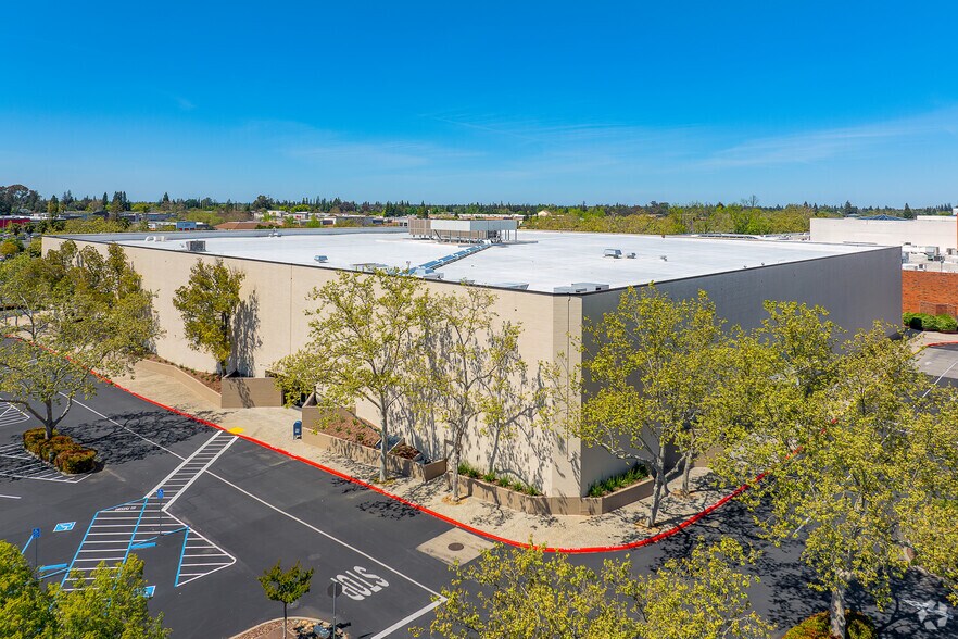 More Photos Of 5900 Sunrise Mall, Citrus Heights Freestanding For Sale