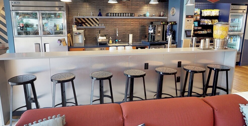 Primary Photo Of 600 B St, San Diego Coworking Space