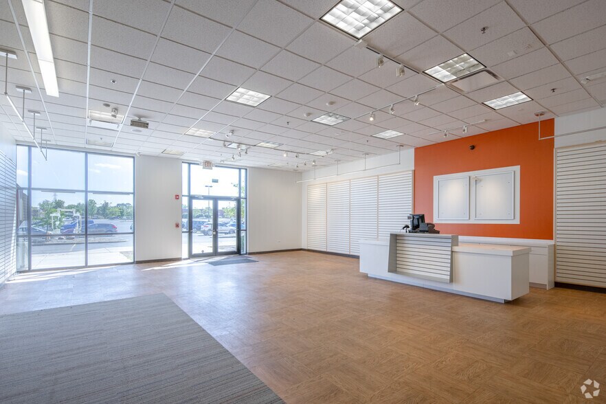 More Photos Of 260 E Rollins Rd, Round Lake Beach Unknown For Lease