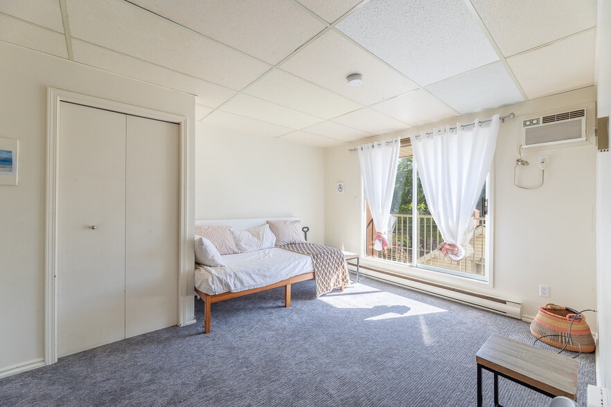 More Photos Of 157 Wade Av W, Penticton Apartments For Sale