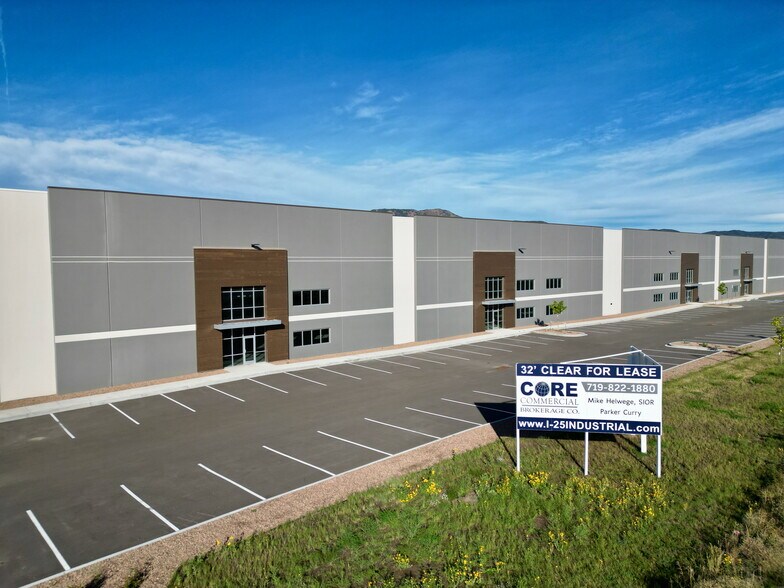 More Photos Of 15707 Terrazzo dr, Colorado Springs Showroom For Lease