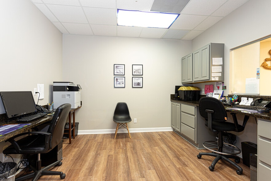 More Photos Of 12959 Palms West Dr, Loxahatchee Medical For Sale