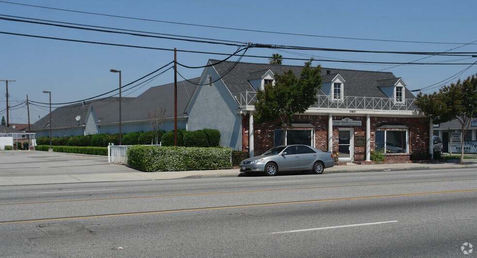 More Photos Of 11561-11605 Paramount Blvd, Downey Loft Creative Space For Lease