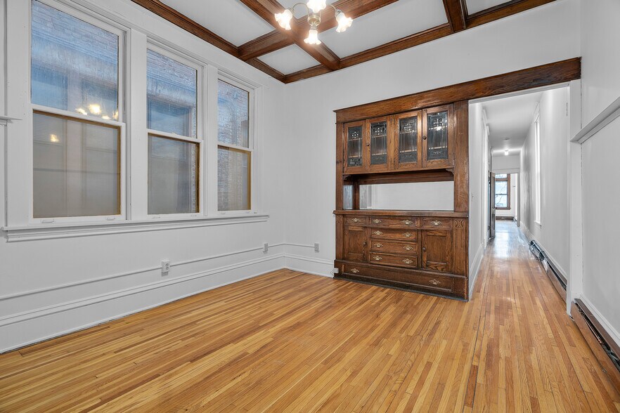 More Photos Of 583 Holly Ave, Saint Paul Apartments For Sale