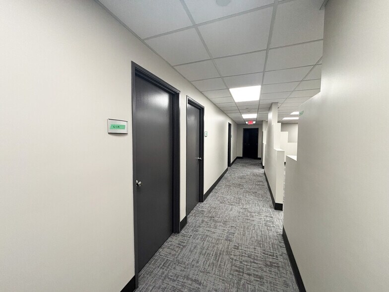 More Photos Of 3171 E Sunshine St, Springfield Office Residential For Lease