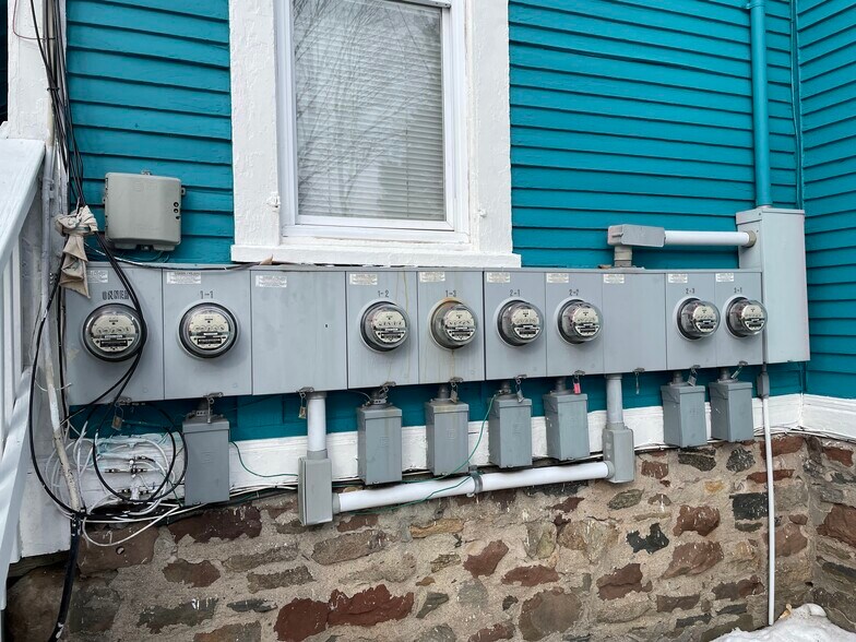 More Photos Of 36 Bellevue Ave, Bristol Apartments For Sale