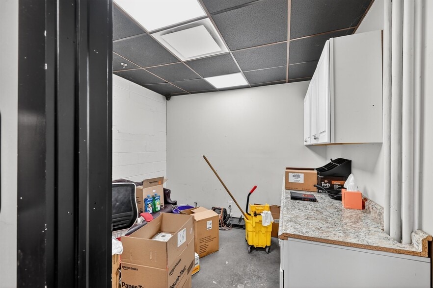 More Photos Of 297 Margaret King Ave, Ringwood Warehouse For Sale