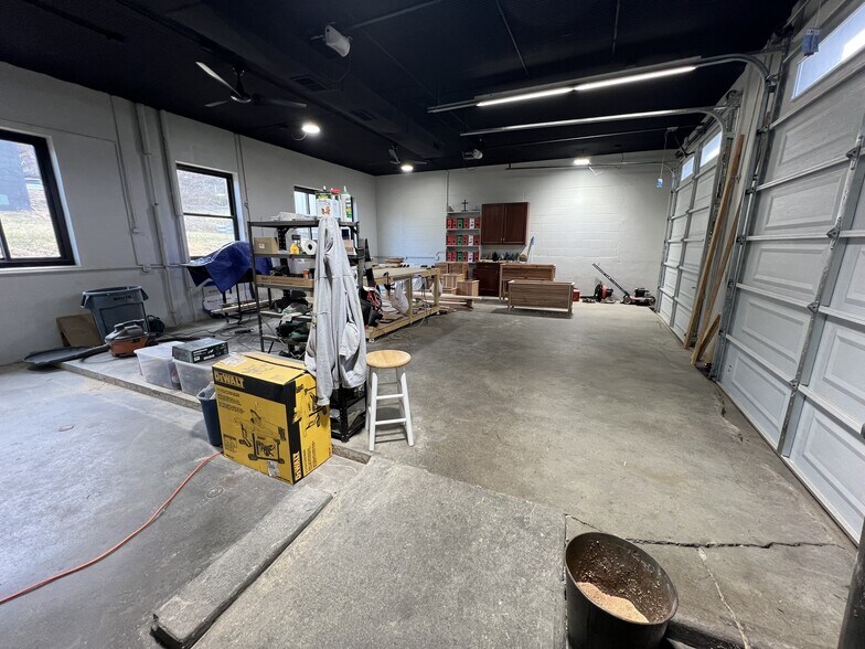 More Photos Of 465 E Main St, Batavia Warehouse For Sale