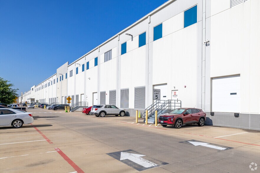 More Photos Of S Airfield Dr, Dallas Unknown For Lease