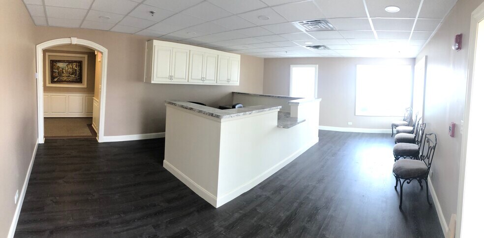 More Photos Of 6 E Saint Charles Rd, Lombard Medical For Lease