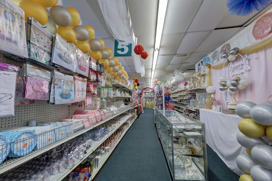 More Photos Of 900 Summit Ave, Union City Apartments For Lease