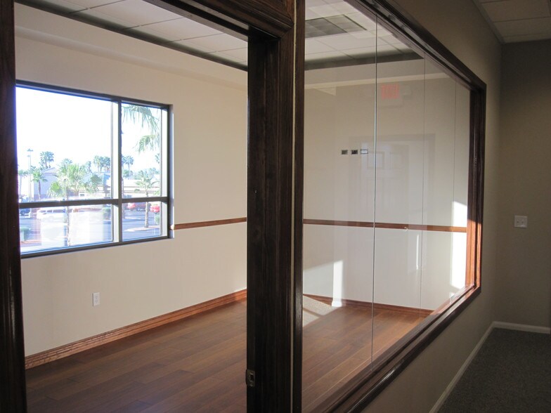 More Photos Of 178 N Pecos Rd, Henderson Storefront Retail Office For Lease