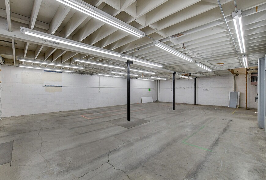 More Photos Of 2100 S Decatur Blvd, Las Vegas Auto Repair For Sale