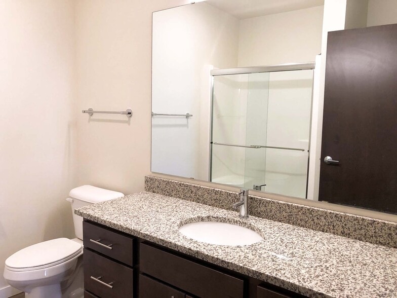 More Photos Of 1482 S 84th St, West Allis Apartments For Lease