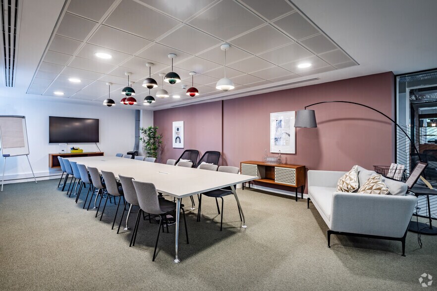 More Photos Of Oxford St, Manchester Coworking Space