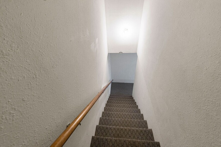 More Photos Of 58225 US-60, Fairland General Retail For Sale