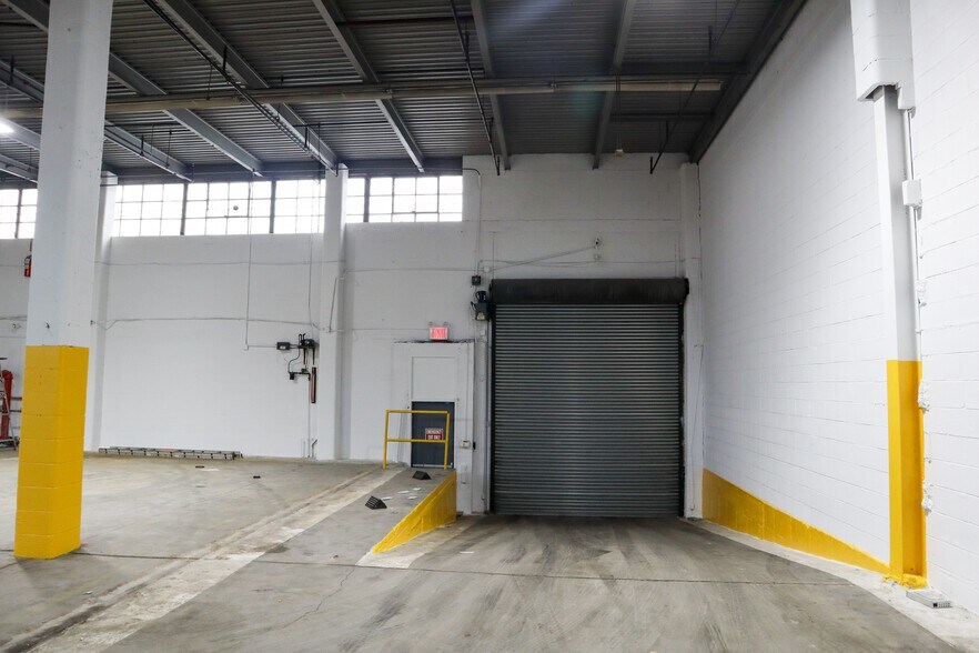 More Photos Of 61-26 Maurice Ave, Maspeth Warehouse For Lease