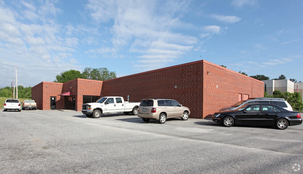 More Photos Of 1744 Westchester Dr, High Point Health Club For Lease