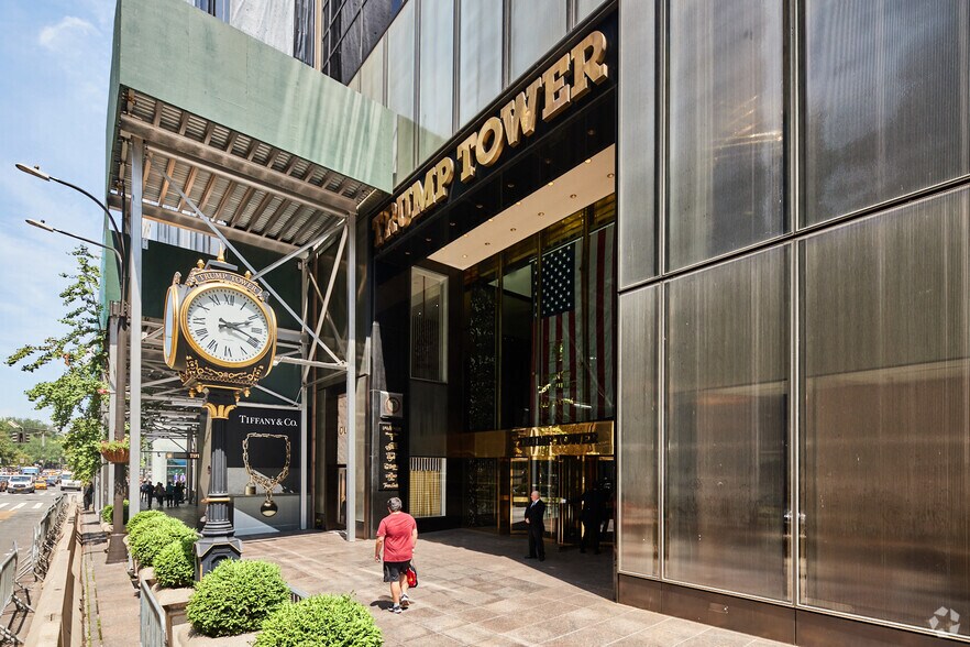 More Photos Of 725 Fifth Ave, New York Office For Sale