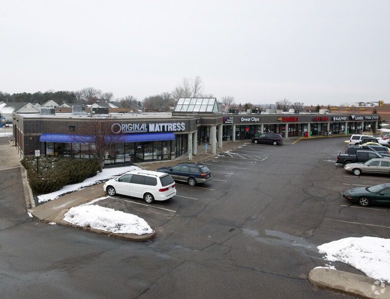 More Photos Of 1380 Duckwood Dr, Eagan Unknown For Lease